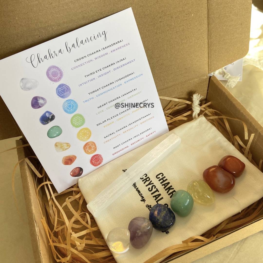 Classic 7 Chakra Crystal Healing Gift Set - Natural Tumbled Stones, Selenite Wand &amp; Canvas Pouch Box