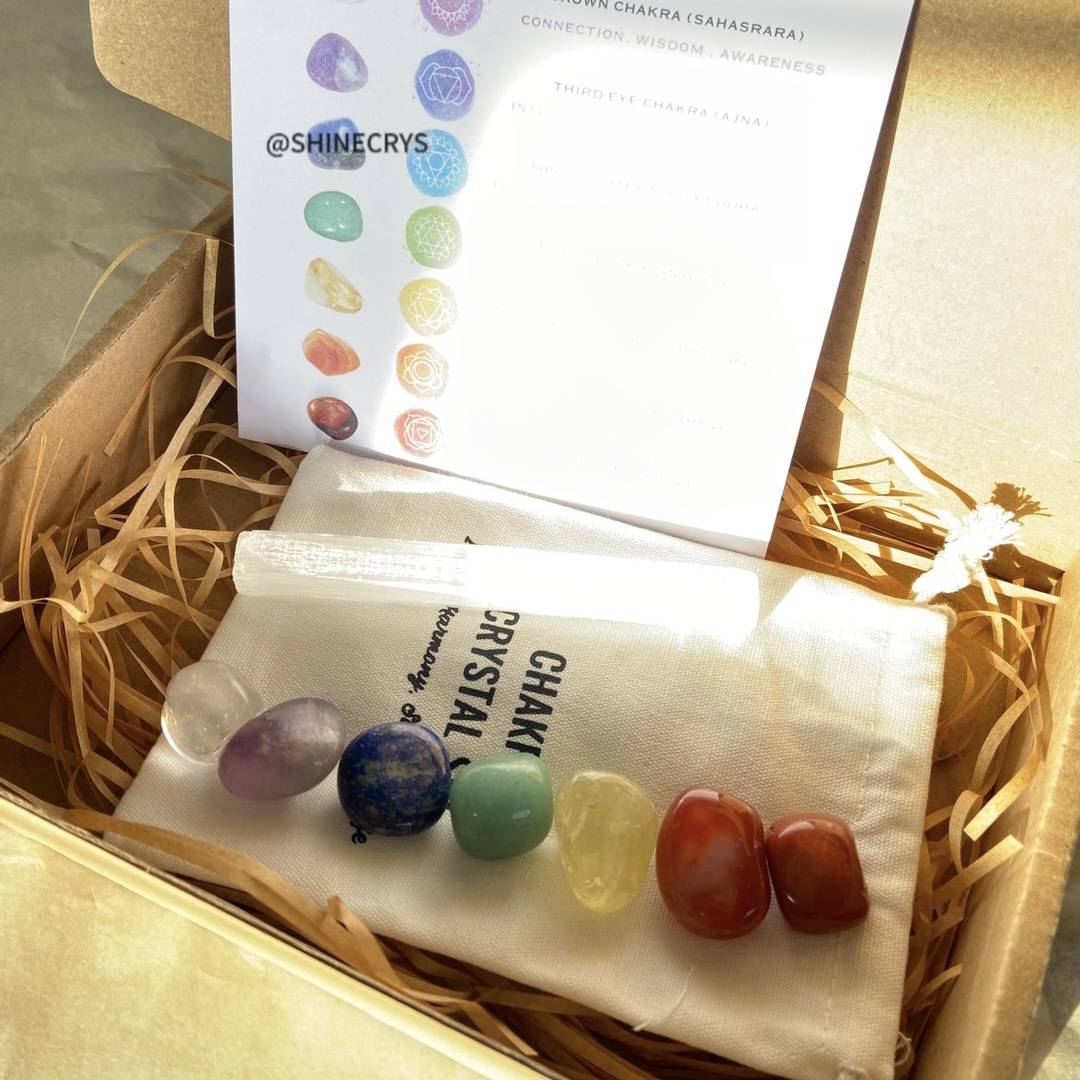 Classic 7 Chakra Crystal Healing Gift Set - Natural Tumbled Stones, Selenite Wand &amp; Canvas Pouch Box